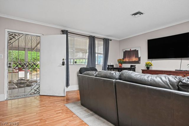 221 Circle Drive, Las Vegas, NV 89101