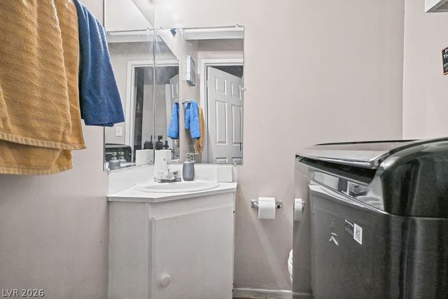 221 Circle Drive, Las Vegas, NV 89101