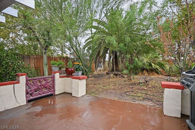221 Circle Drive, Las Vegas, NV 89101