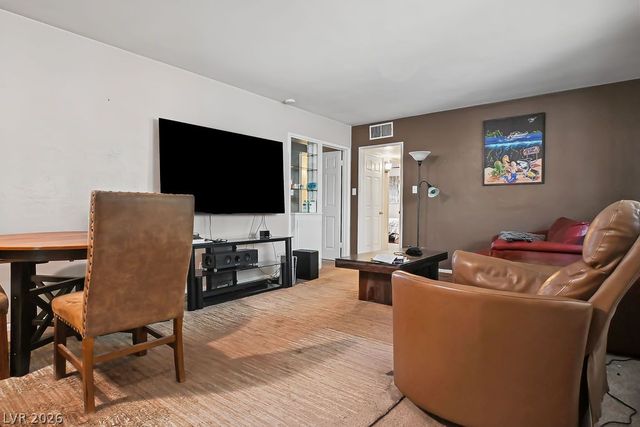 221 Circle Drive, Las Vegas, NV 89101