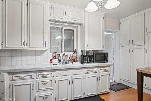 221 Circle Drive, Las Vegas, NV 89101