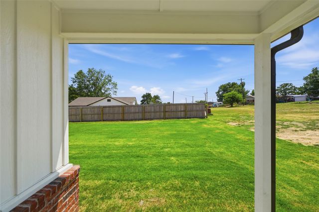 1524 E Grayson Avenue, Sapulpa, OK 74066