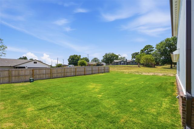 1524 E Grayson Avenue, Sapulpa, OK 74066