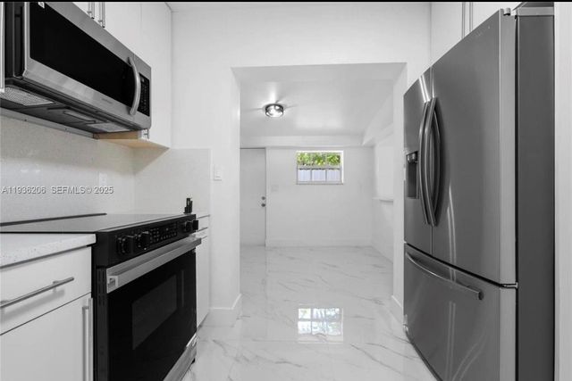 1220 N Andrews Ave, Fort Lauderdale, FL 33311