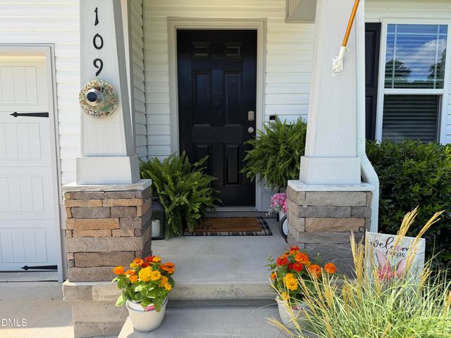 109 Larksdale Cove, Benson, NC 27504