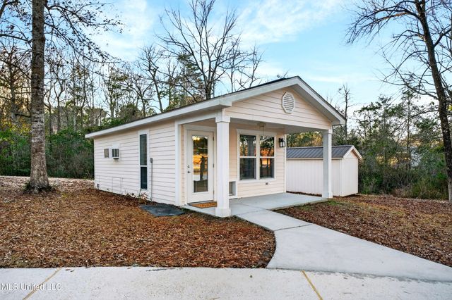 19 Lake Michael Lane, Poplarville, MS 39470