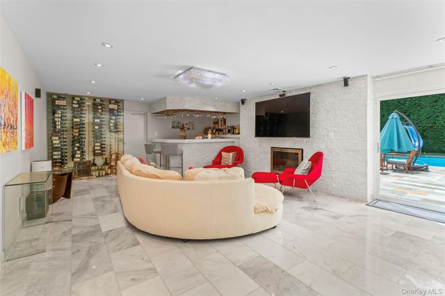 199 Winding Brook Road, New Rochelle, NY 10804