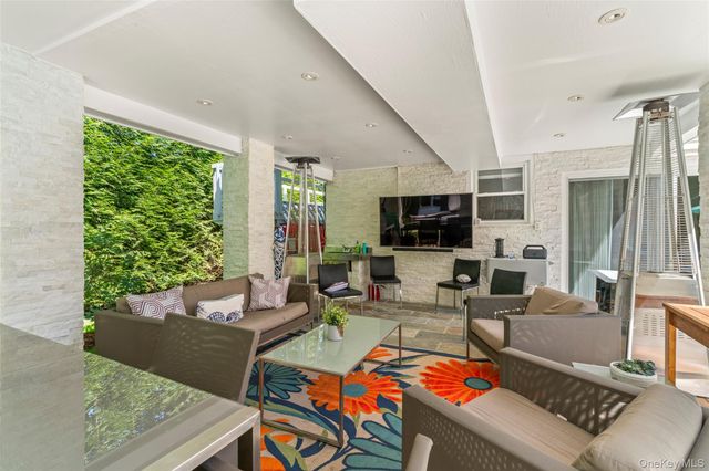 199 Winding Brook Road, New Rochelle, NY 10804