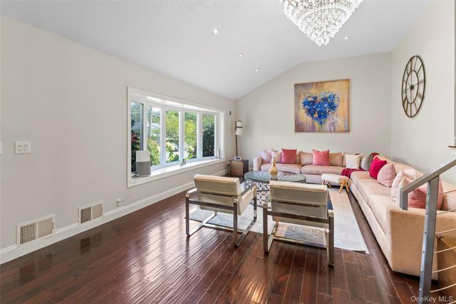 199 Winding Brook Road, New Rochelle, NY 10804