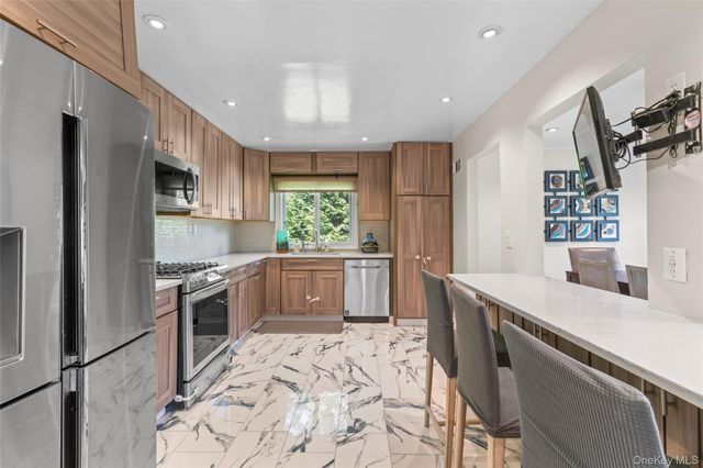199 Winding Brook Road, New Rochelle, NY 10804