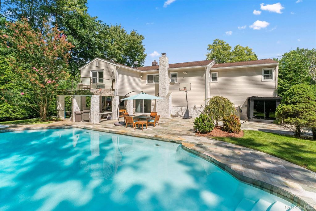 199 Winding Brook Road, New Rochelle, NY 10804