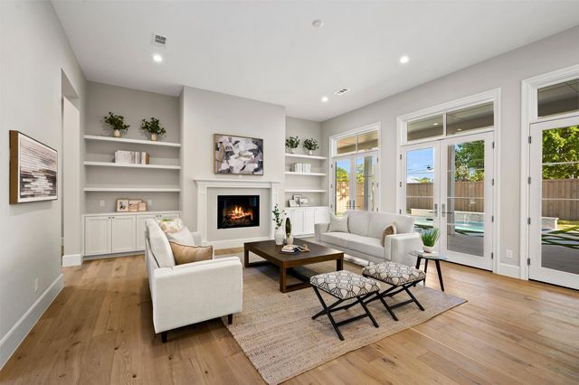 6254 Preston Crest Lane, Dallas, TX 75230
