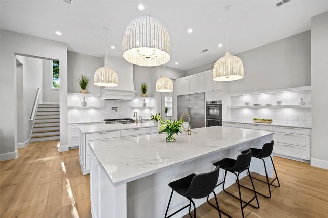 6254 Preston Crest Lane, Dallas, TX 75230