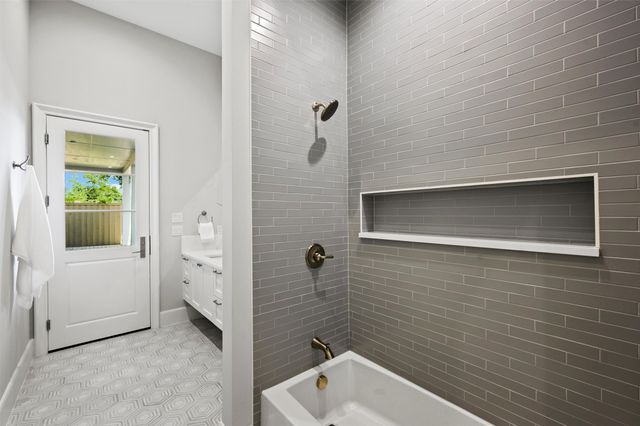 6254 Preston Crest Lane, Dallas, TX 75230