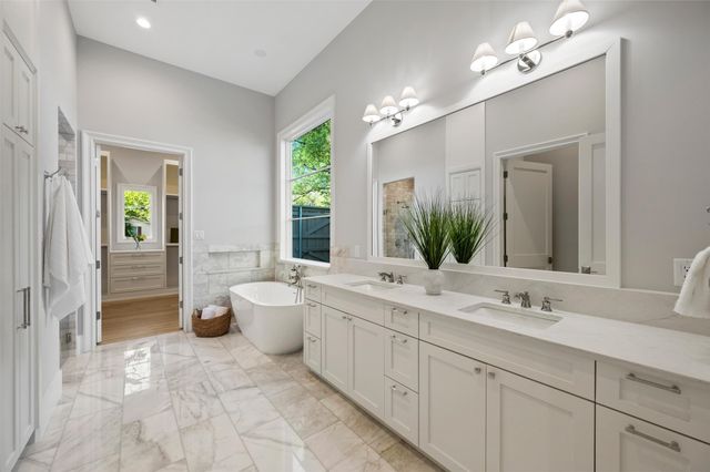 6254 Preston Crest Lane, Dallas, TX 75230