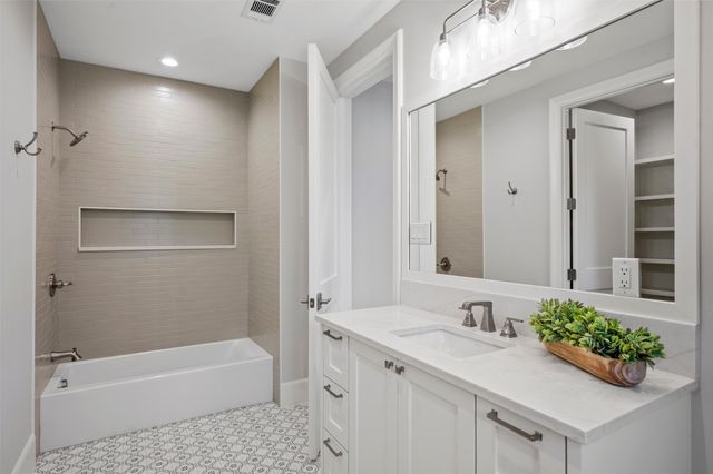 6254 Preston Crest Lane, Dallas, TX 75230