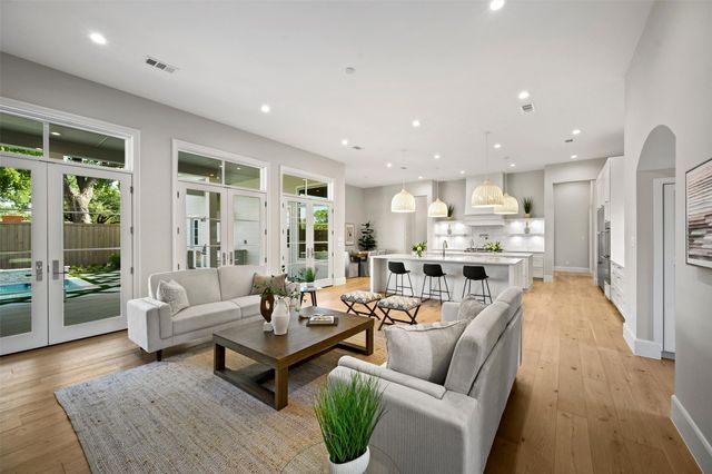 6254 Preston Crest Lane, Dallas, TX 75230