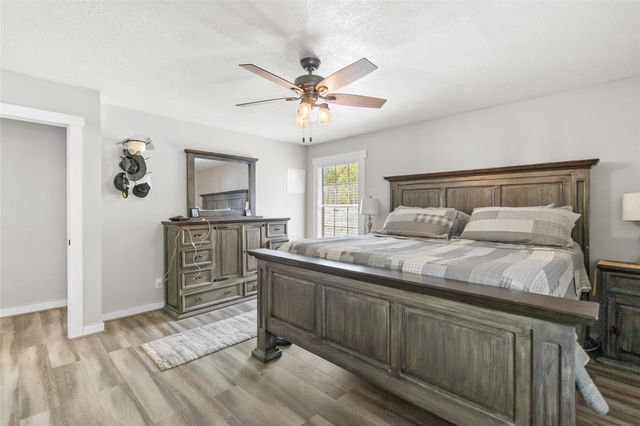 159 Yacht Circle, Trinity, TX 75862