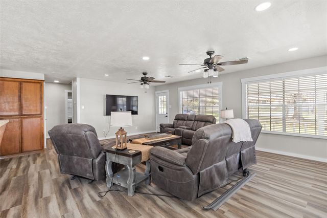 159 Yacht Circle, Trinity, TX 75862