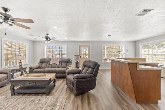 159 Yacht Circle, Trinity, TX 75862