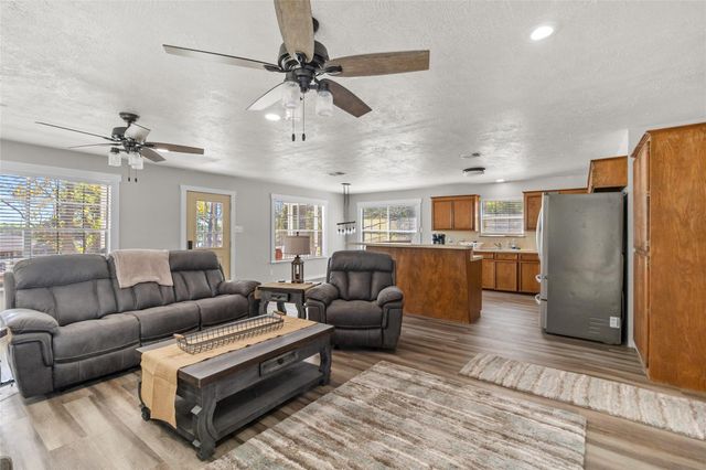 159 Yacht Circle, Trinity, TX 75862