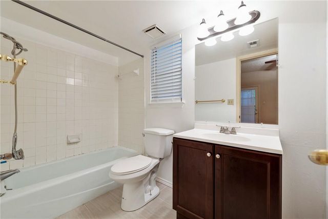 706 W 22nd ST 202, Austin, TX 78705