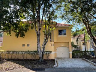 11285 LAKEVIEW DRIVE 35, Coral Springs, FL 33071