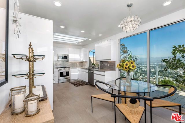 3212 Wrightwood Drive, Studio City (los Angeles), CA 91604