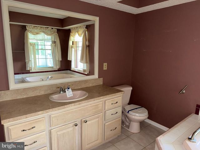 71 WAGER LN, Martinsburg, WV 25404