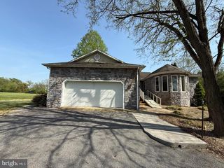 71 WAGER LN, Martinsburg, WV 25404