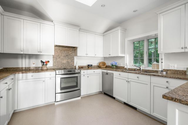 11 Sheperd's Way, Barnstable, MA 02630