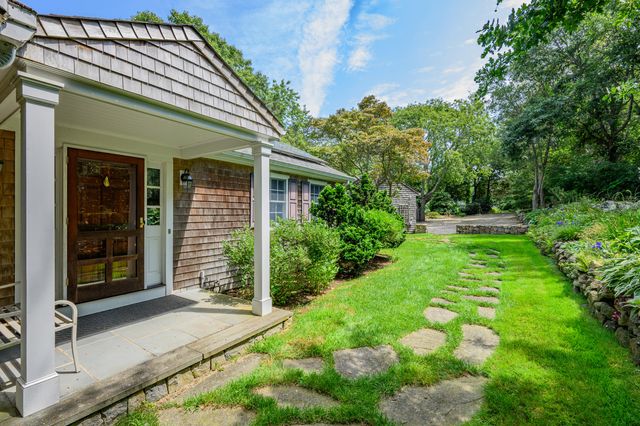 11 Sheperd's Way, Barnstable, MA 02630
