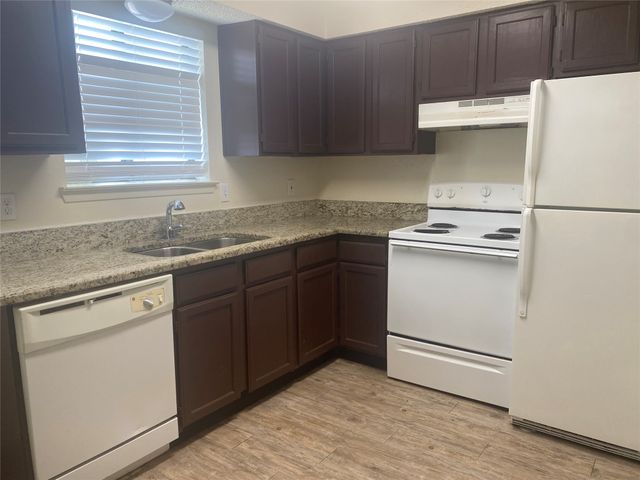 2826 Wimbledon Court B, Garland, TX 75041