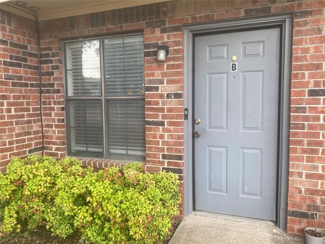 2826 Wimbledon Court B, Garland, TX 75041