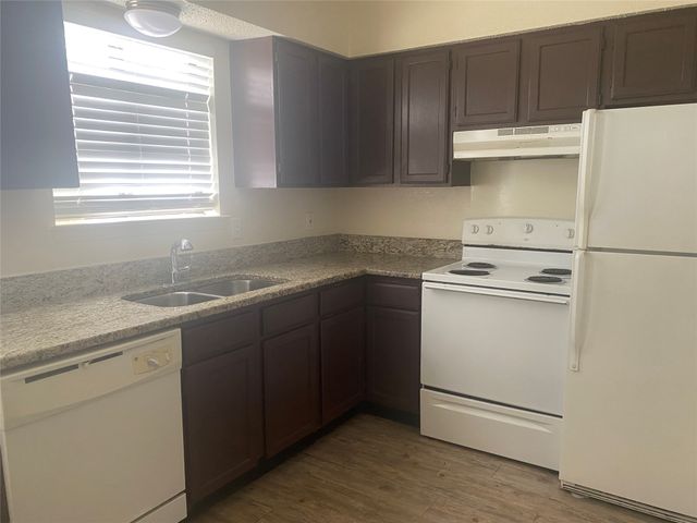 2826 Wimbledon Court B, Garland, TX 75041