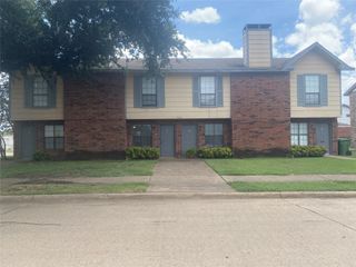 2826 Wimbledon Court B, Garland, TX 75041