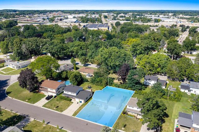 506 PINE TERRACE, Green Bay, WI 54303