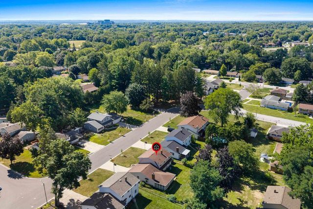 506 PINE TERRACE, Green Bay, WI 54303