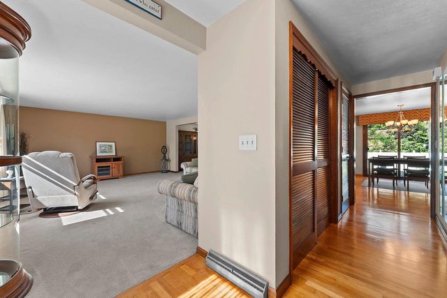 506 PINE TERRACE, Green Bay, WI 54303