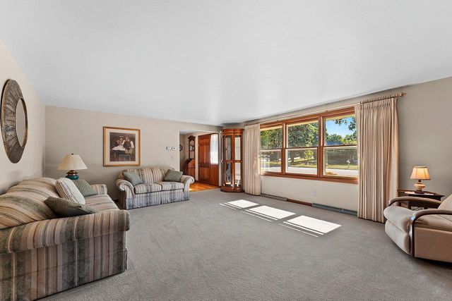 506 PINE TERRACE, Green Bay, WI 54303