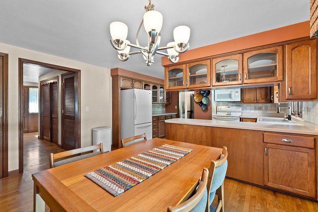 506 PINE TERRACE, Green Bay, WI 54303