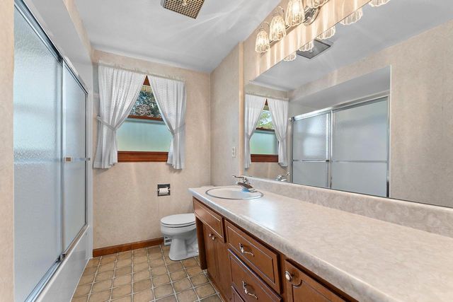 506 PINE TERRACE, Green Bay, WI 54303