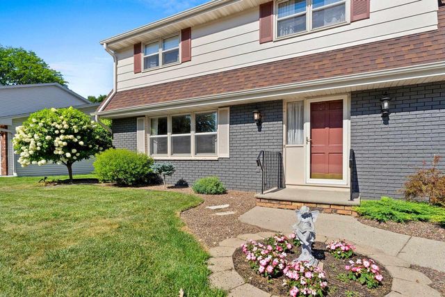 506 PINE TERRACE, Green Bay, WI 54303