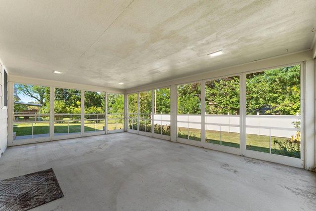506 PINE TERRACE, Green Bay, WI 54303