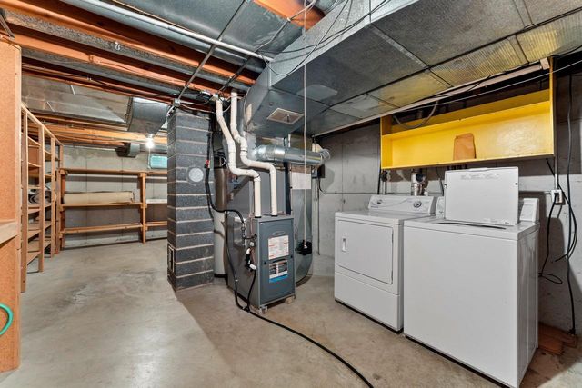506 PINE TERRACE, Green Bay, WI 54303