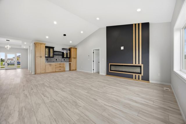 109 Annies Way, Mapleton, ND 58059