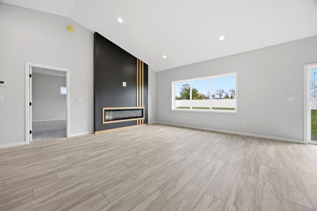 109 Annies Way, Mapleton, ND 58059