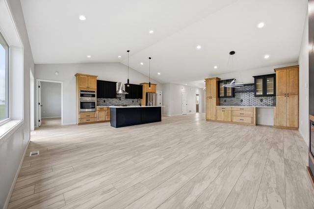 109 Annies Way, Mapleton, ND 58059