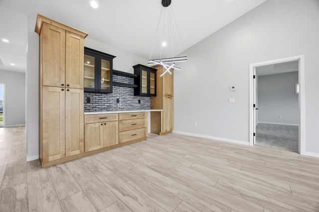 109 Annies Way, Mapleton, ND 58059