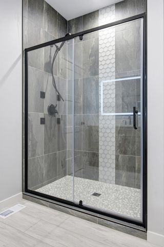 109 Annies Way, Mapleton, ND 58059